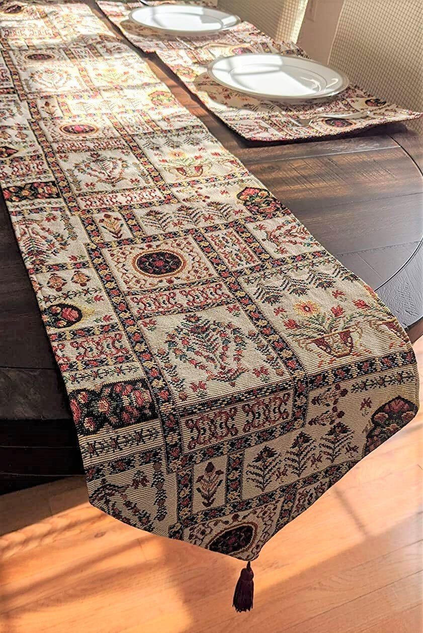 Light Botanical Floral Tapestry Table Set – DaDa Bedding Collection