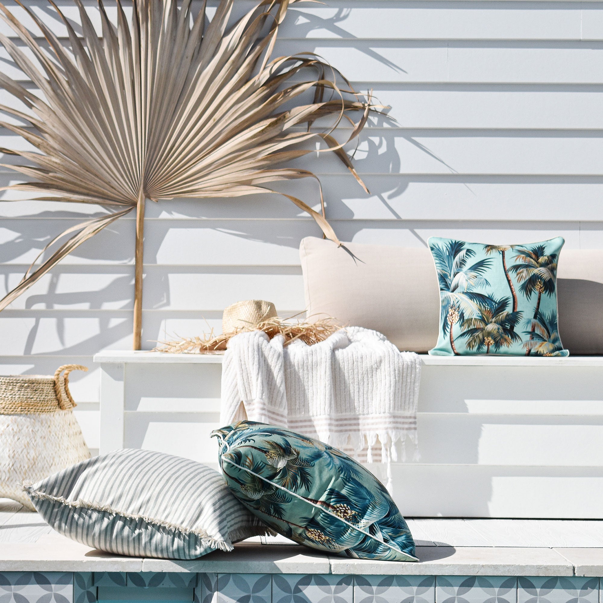 Tropical Resort Cushion Cover 60x60cm – Water-Resistant Indoor/Outdoor Décor