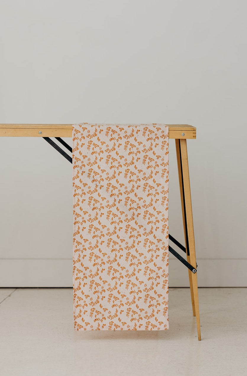 Natural Linen Dining Table Runners – Elegant & Eco-Friendly
