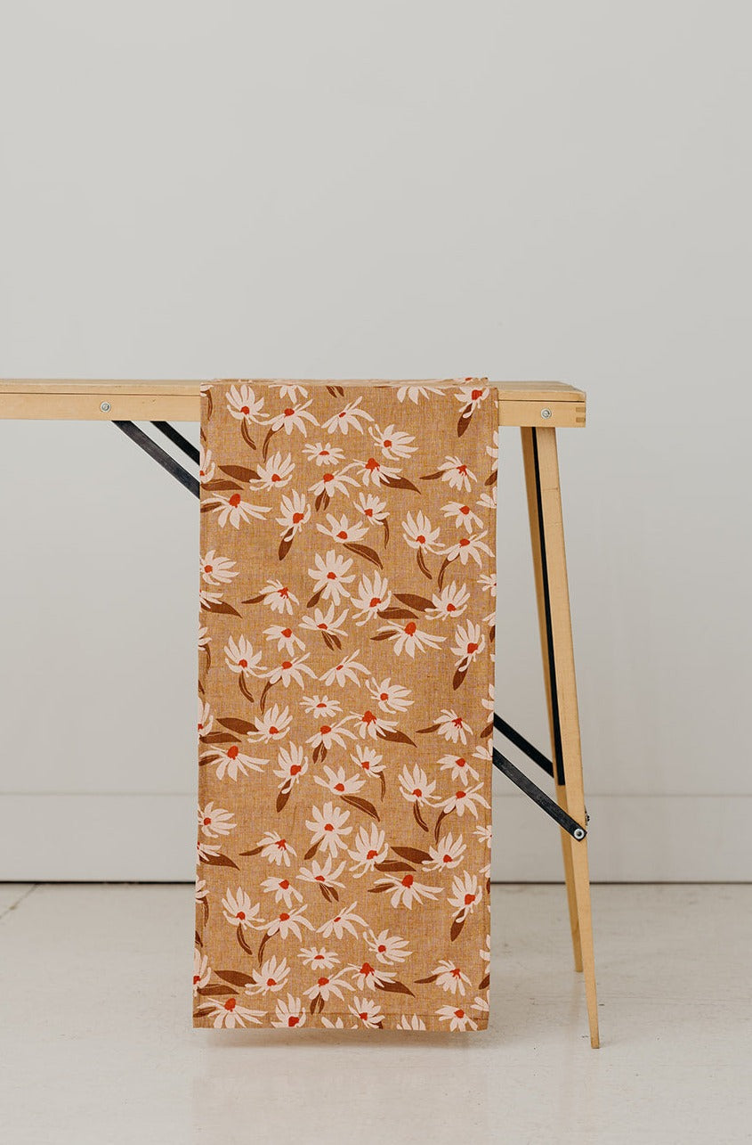Natural Linen Dining Table Runners – Elegant & Eco-Friendly