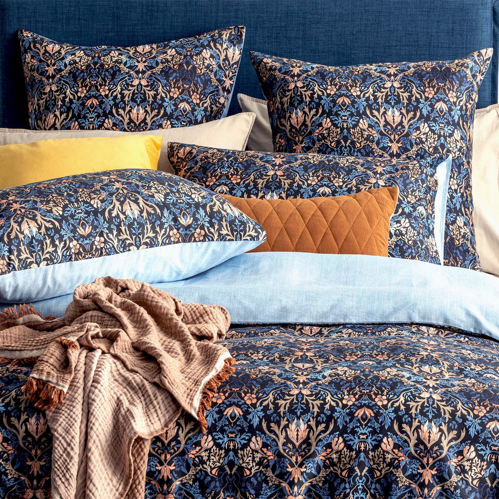 NNEDSZ 300 TC Cotton Reversible Blackthorn Quilt Cover Sets by Renee Taylor King-0
