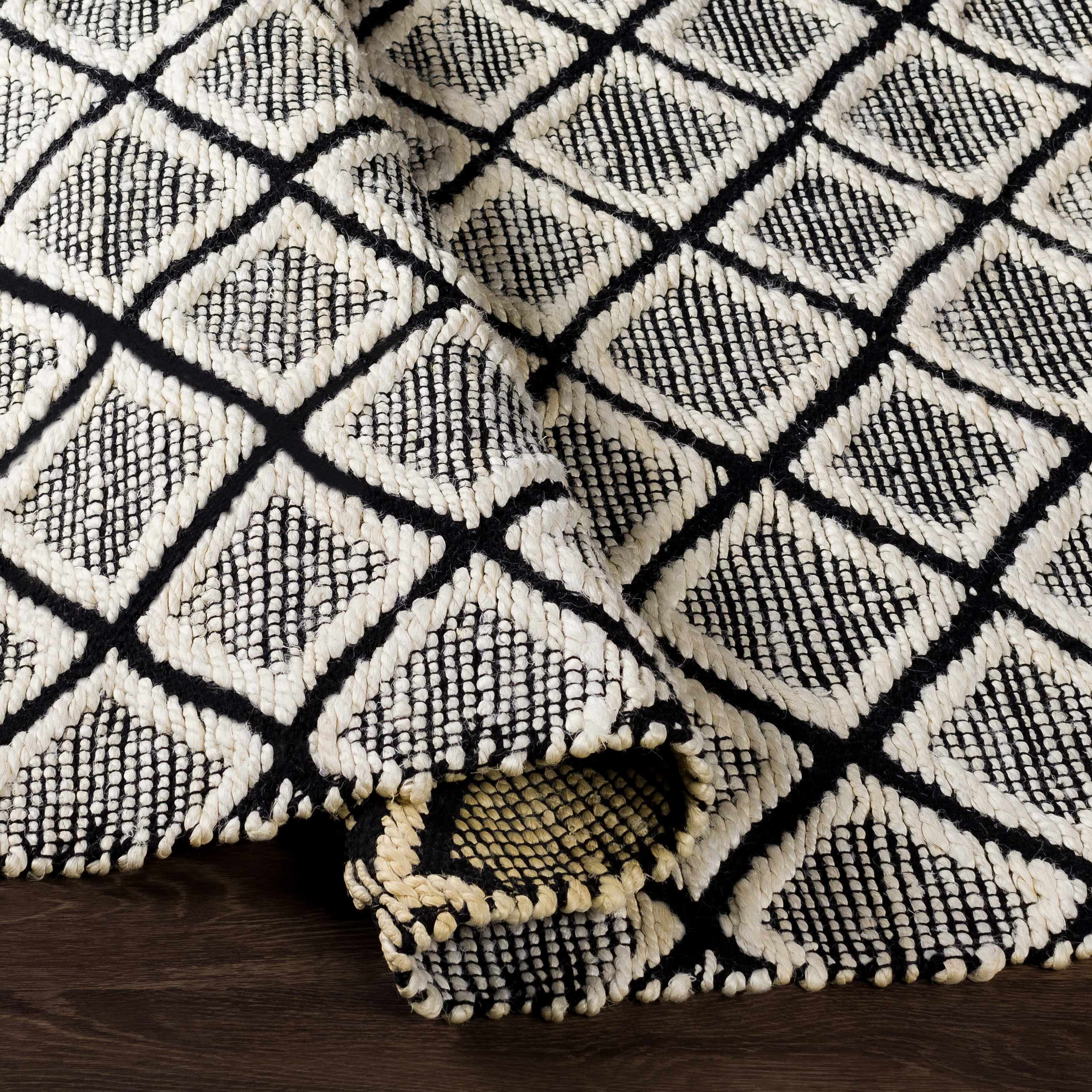 Handwoven Jute & Cotton Rug – Transitional Bohemian Design, Black & Cream