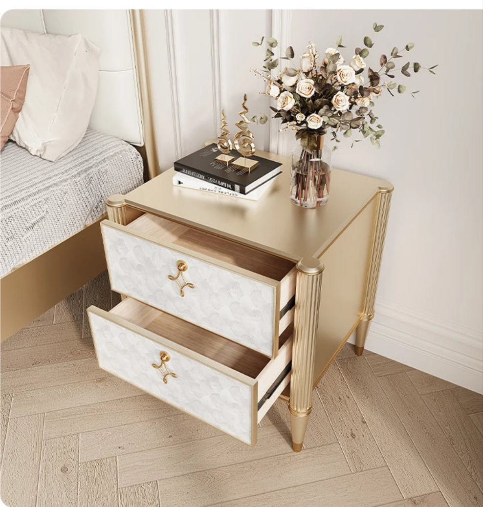 Hollywood Regency Art Deco Revival-nagtafeltjie – Luukse satynlakafwerking met goue lintstrikhandvatsels