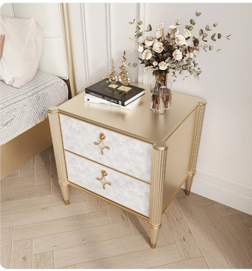 Hollywood Regency Art Deco Revival-nagtafeltjie – Luukse satynlakafwerking met goue lintstrikhandvatsels