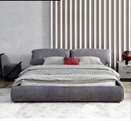 Luukse Moderne Minimalistiese Gestoffeerde Bed – Massiewe Houtplatform met Houtskool Fluweel en Wolksagte Gestoffeerde Stoffering