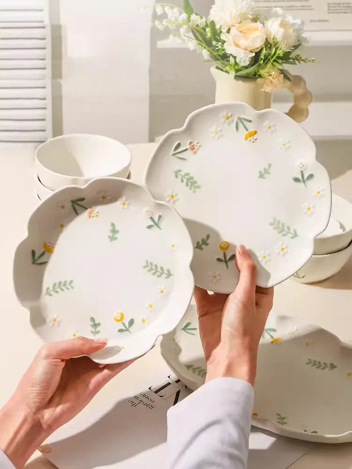 Set of 4 – 6 Inch Ceramic Dessert Plates with Vintage Floral Charm