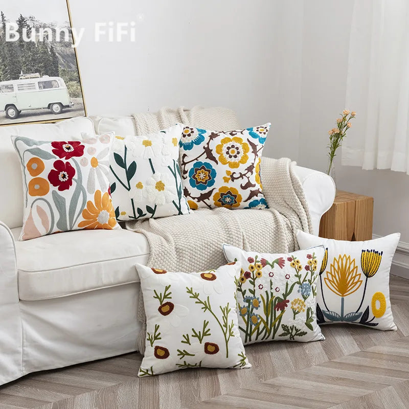 Vintage Florals with a Fresh Pop of Colour 45x45cm