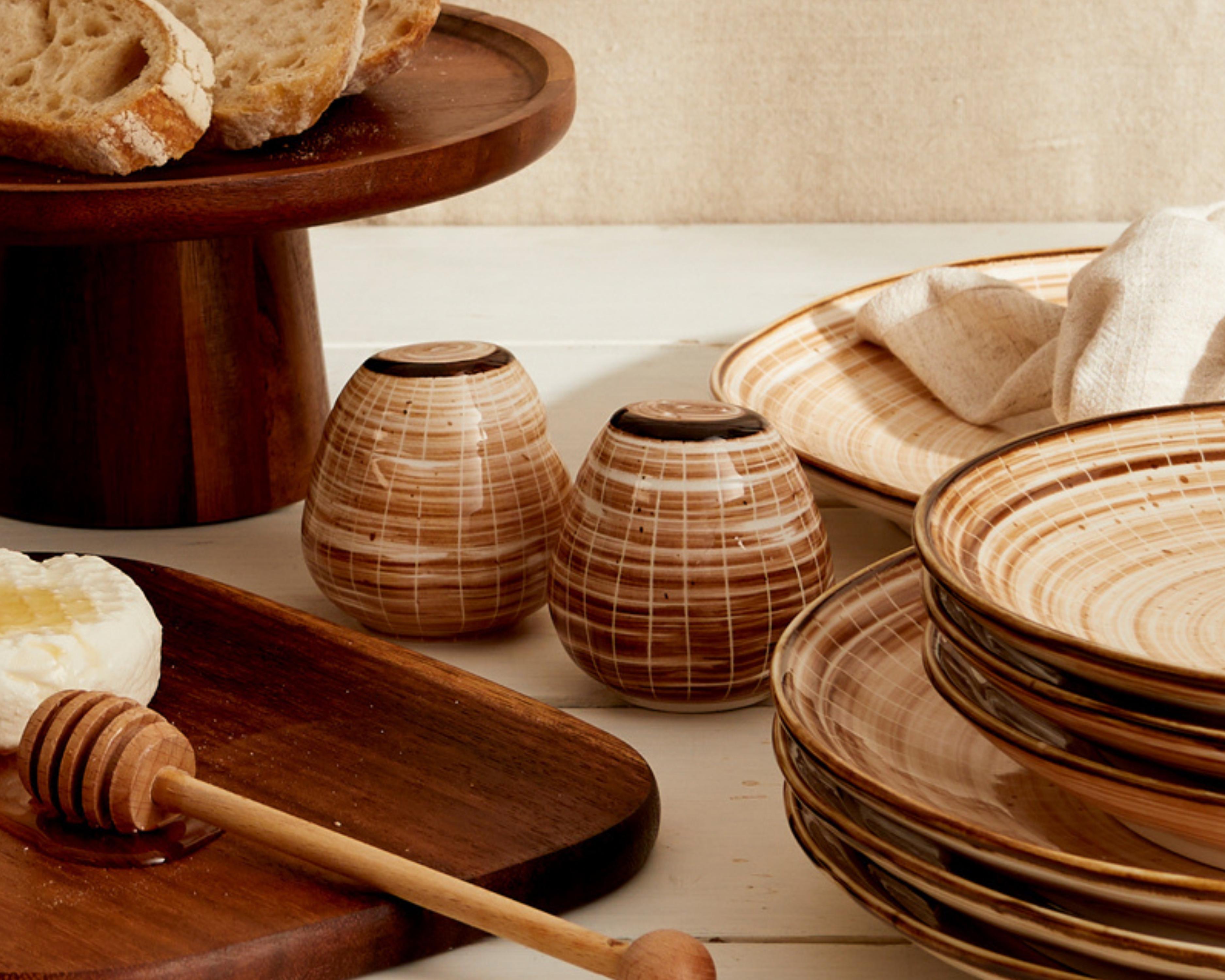 Marsali Porcelain Salt & Pepper Shakers – Modern French Luxury Tableware, Elegant Gloss Finish