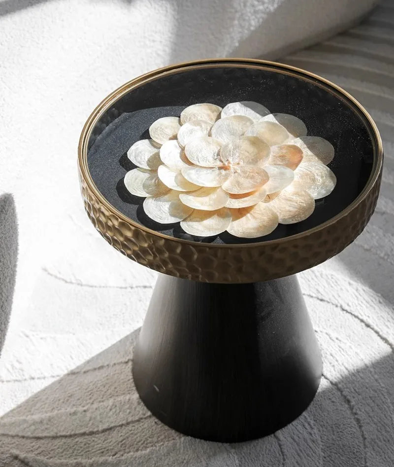 Uitstekende Luukse Art Deco Boho Koffietafel – Handgemaakte Natuurlike Skulp Inlegsel met Smeeyster Geometriese Basis &amp; Glasblad
