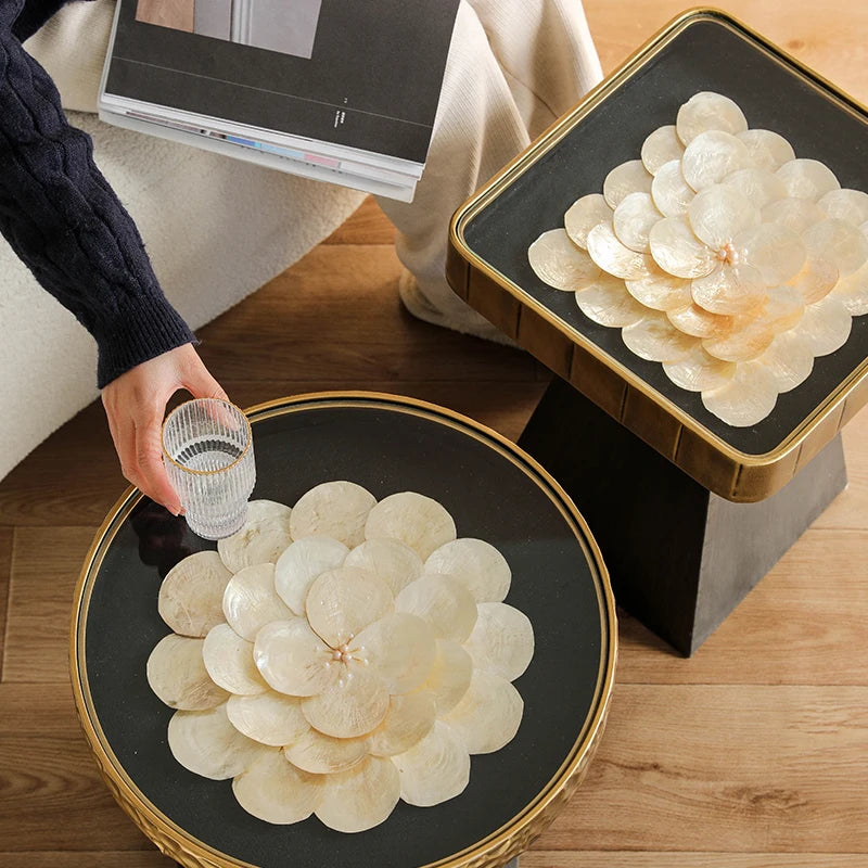 Uitstekende Luukse Art Deco Boho Koffietafel – Handgemaakte Natuurlike Skulp Inlegsel met Smeeyster Geometriese Basis &amp; Glasblad