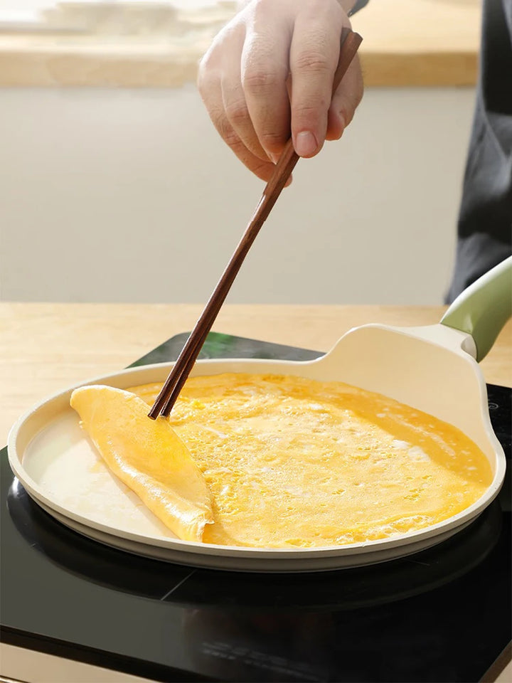24cm Non-Stick Frying Pan – Red or Green

This is the only frying pan you’ll ever need!