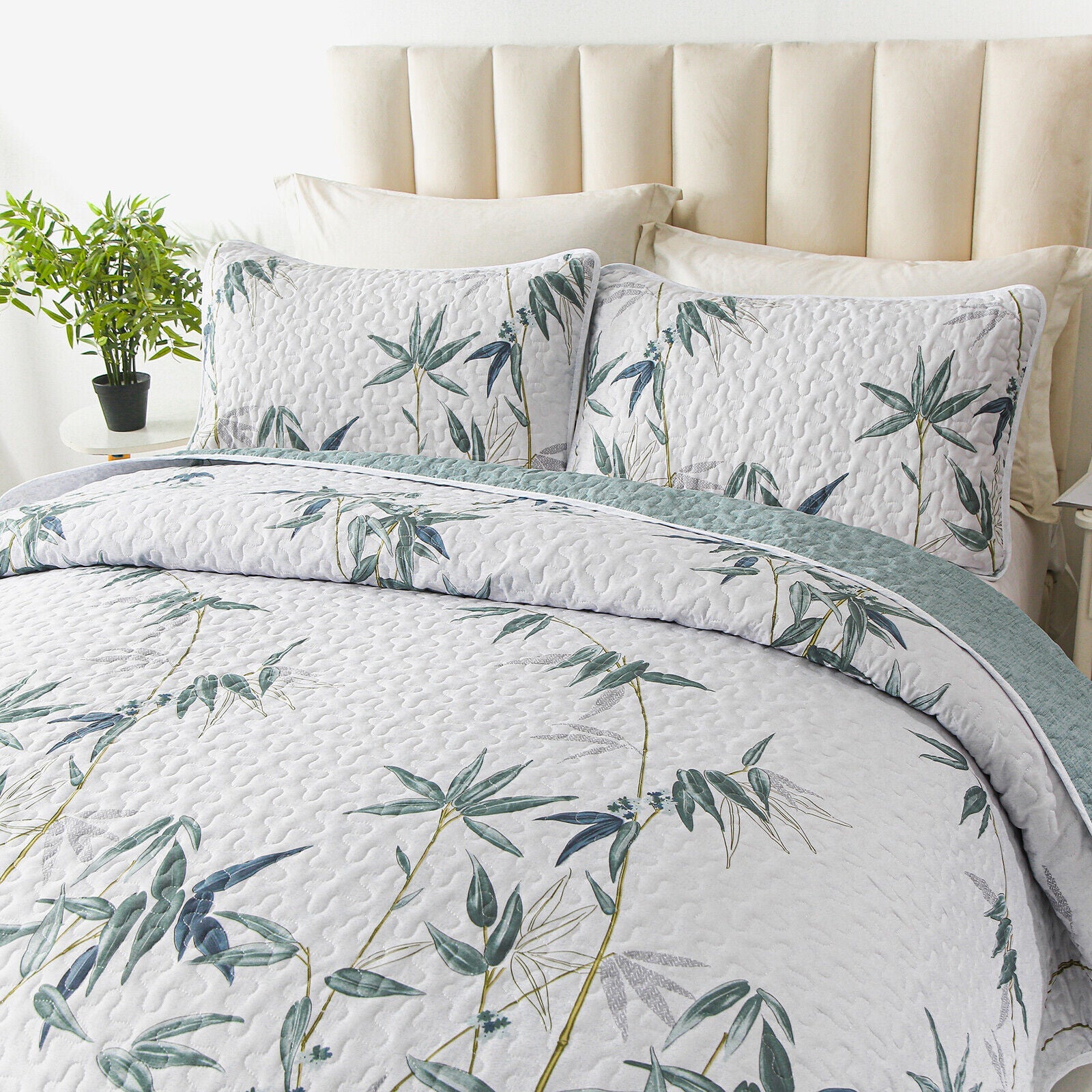 NNEDSZ Soft leafey bloom Quilted 3 Pc Bedspread & Pillow Cover Set-4