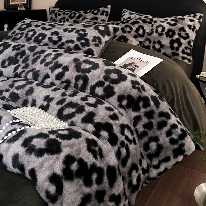 NNEDSZ Grey leopard-print Luxury Winter Faux Rabbit Fur Bedding Set - 4-Piece Melange Style Plush Set for 1.8m Beds (200x230cm Duvet Cover)-0