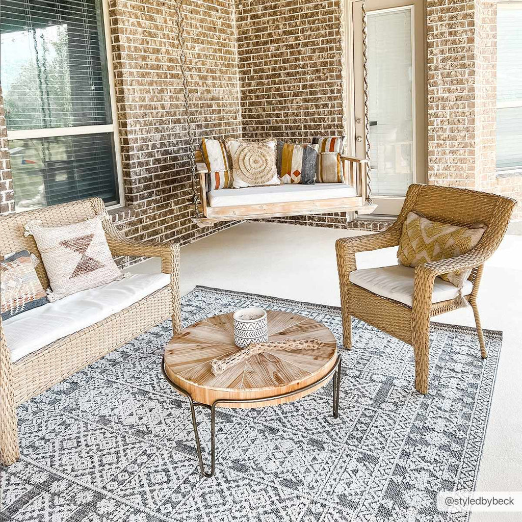 Luxury Transitional & Bohemian Machine-Woven Polypropylene Rug – White, Black, Gray