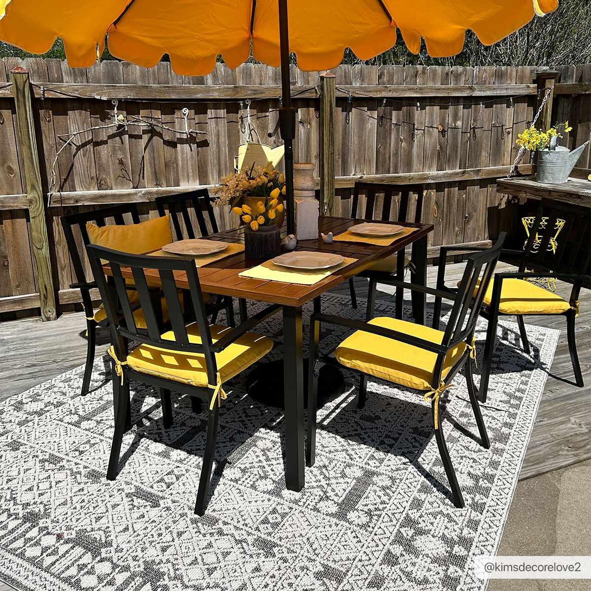 Luxury Transitional & Bohemian Machine-Woven Polypropylene Rug – White, Black, Gray