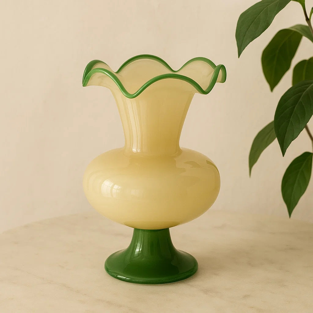 French Country Retro Glass Vase – Elegant Vintage-Inspired Home Décor