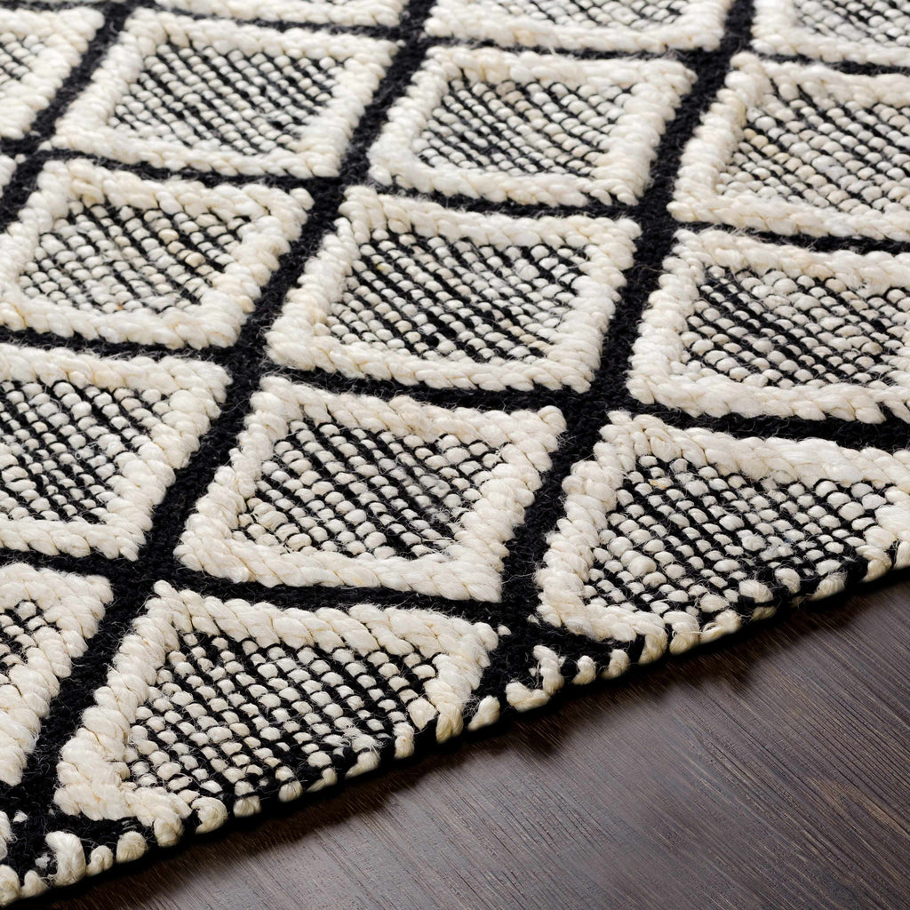 Handwoven Jute & Cotton Rug – Transitional Bohemian Design, Black & Cream