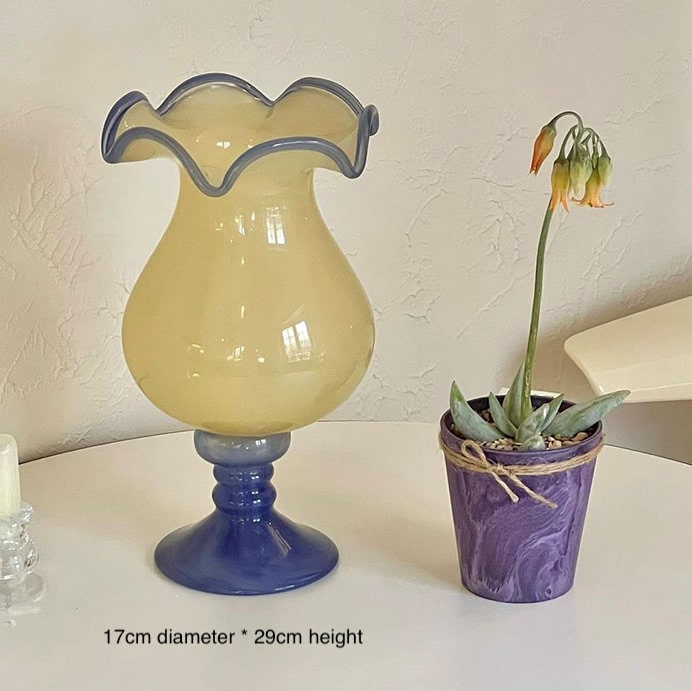 French Country Retro Glass Vase – Elegant Vintage-Inspired Home Décor